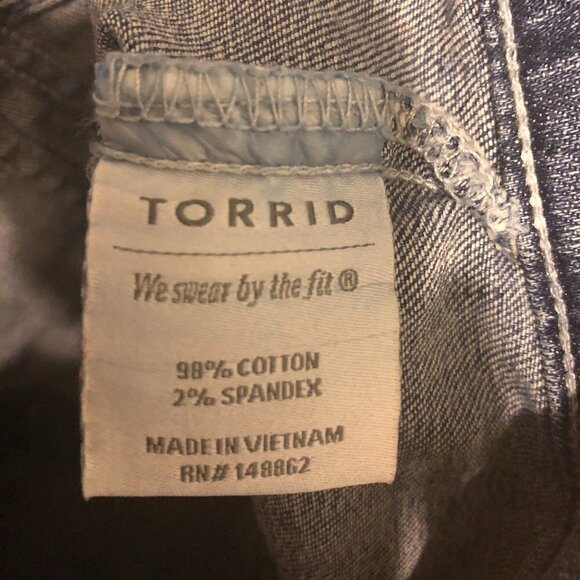 TORRID Jean Jacket Women's Size 3XL Blue Denim Round Neckline Pockets - Picture 6 of 10